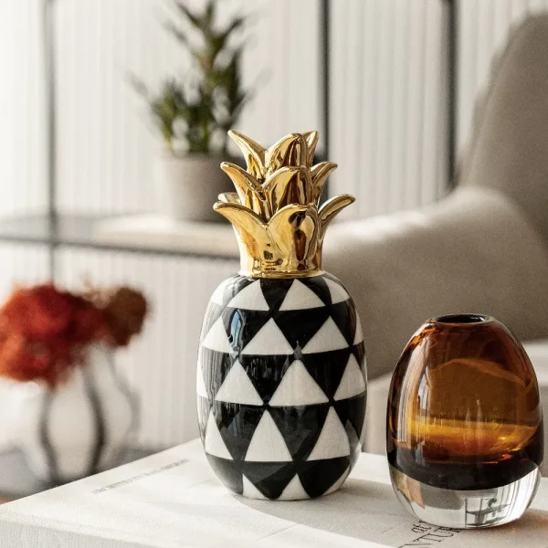 "Luxury Pineapple" Figurine – A Symbol of Elegance, Hospitality, and Artistic Design