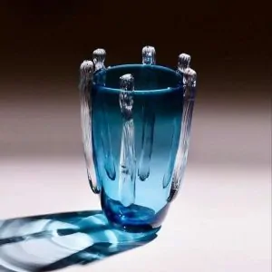 الكأس الزجاجي "قطرات الانسياب"